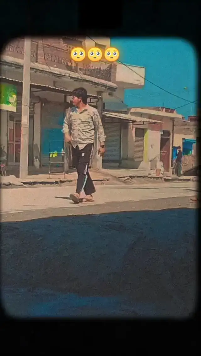 Mirror selfie in gunda style by Kashyap Bidoliya