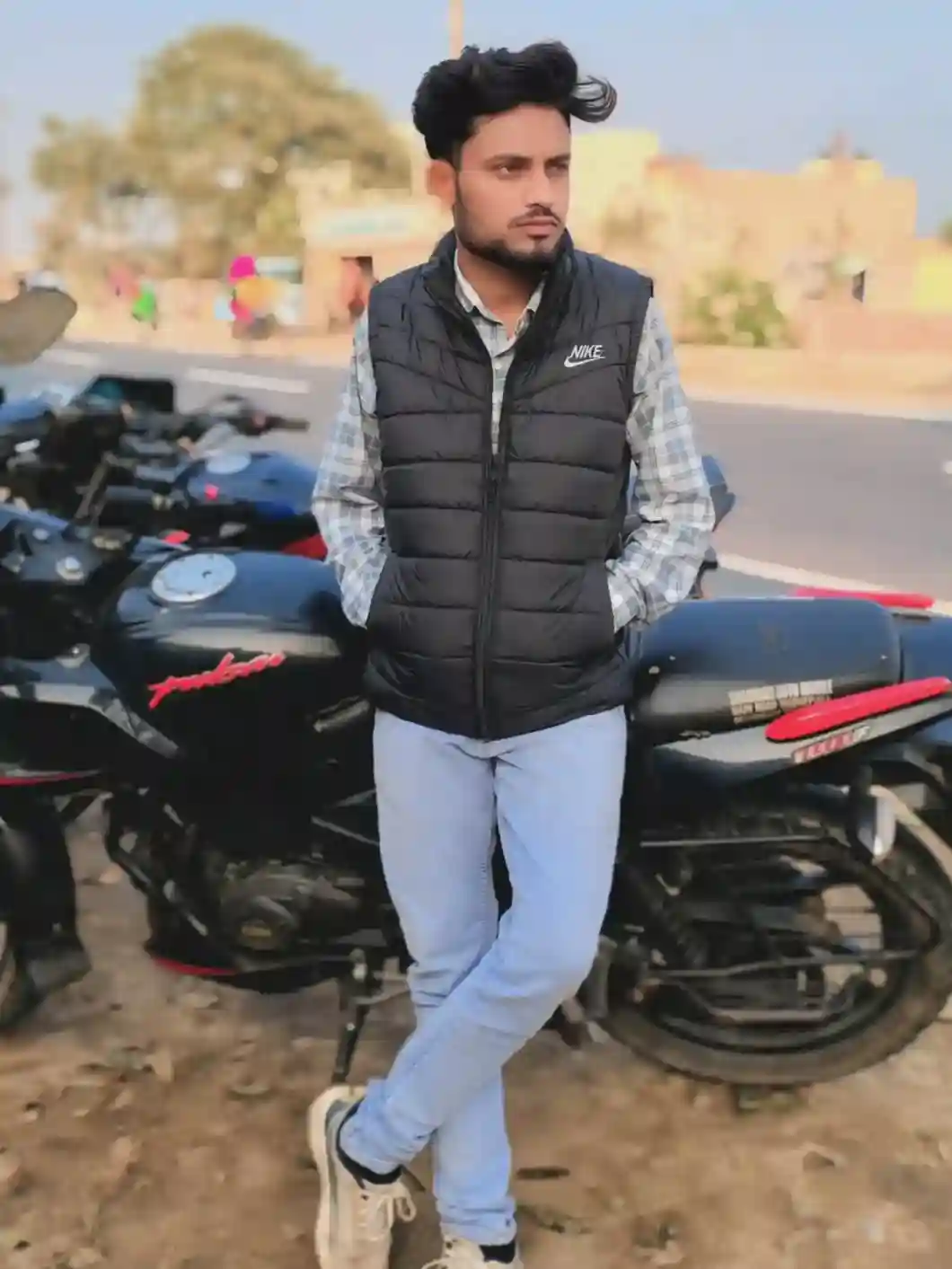 wearing trendy sunglasses for men