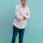 comfortable and casual outfit.