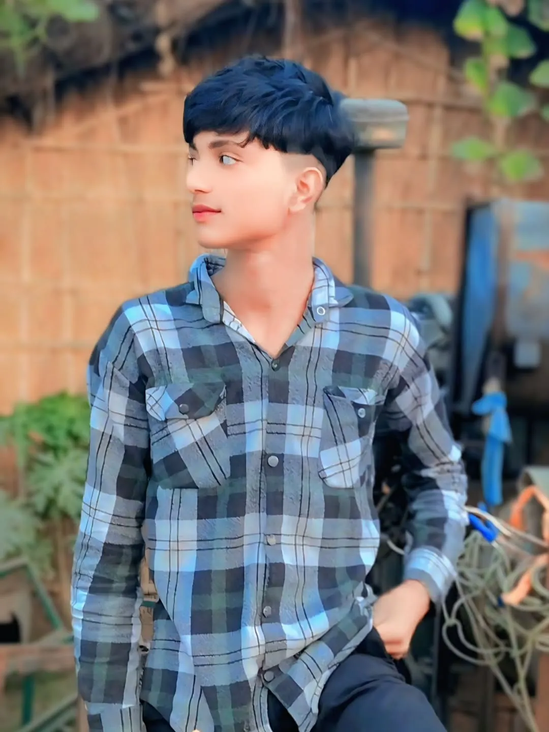 Repairing old damaged black and white photos