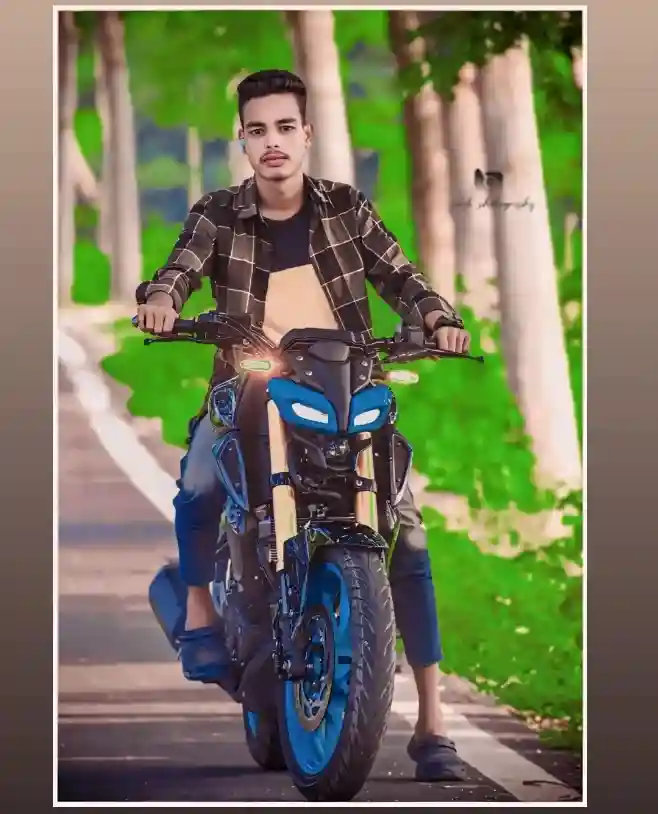 Golap Hussain candid street style photo