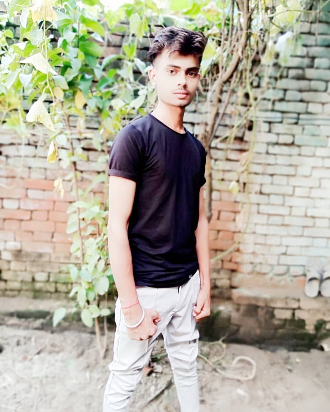 outdoor candid photoshoot picture